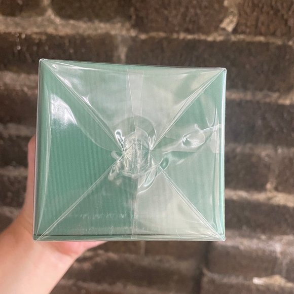 BNIB La Mer Moisturizing Cream 30ml - Luxury Hydrating Skincare - Picture 5 of 6